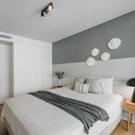 Avencas - 2 Bedrooms And Shared Pool In Amoreiras Lisbon