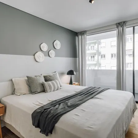 Avencas - 2 Bedrooms And Shared Pool In Amoreiras Apartment
