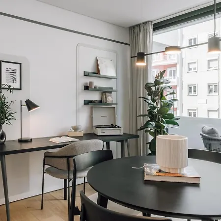 Apartment Avencas - 2 Bedrooms And Shared Pool In Amoreiras