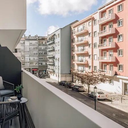Avencas - 2 Bedrooms And Shared Pool In Amoreiras Apartment *